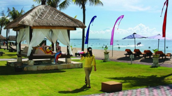 bali-suedkueste-Kind-Villa-Bintang-Aussenanlage