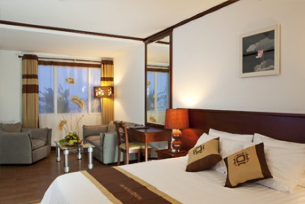 ha-noi-may-de-ville-hotel-room