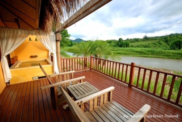 pai-hotspring-spa-resor-riverview1-terrasse