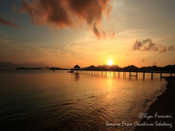 sekotong_cocotinos_jetty_sundown